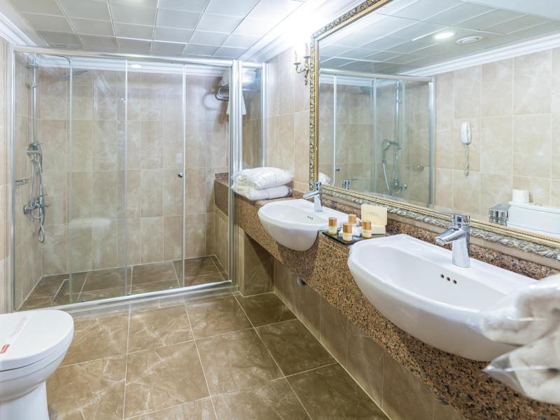 Junior Suite image 2
