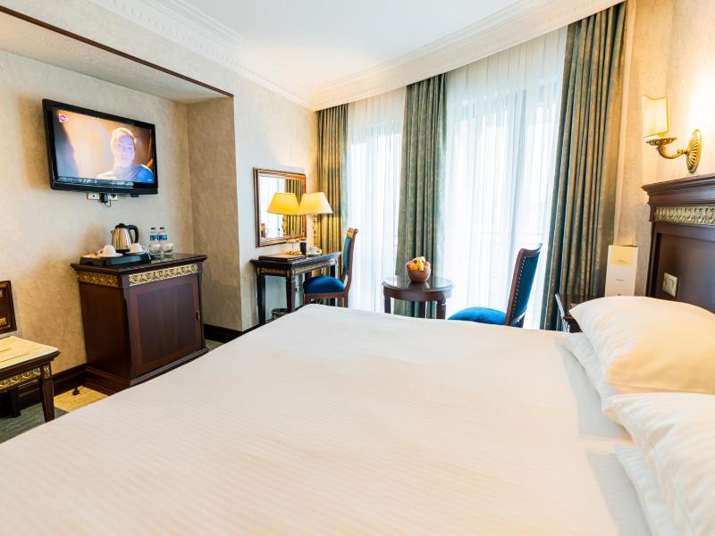 Superior Suite image 4
