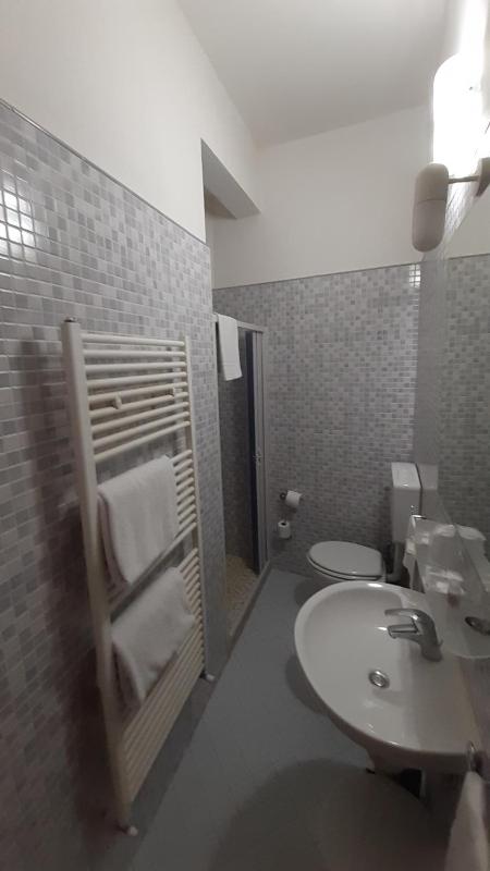 Small Double Room image 4