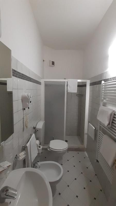 Standard Double or Twin Room image 3