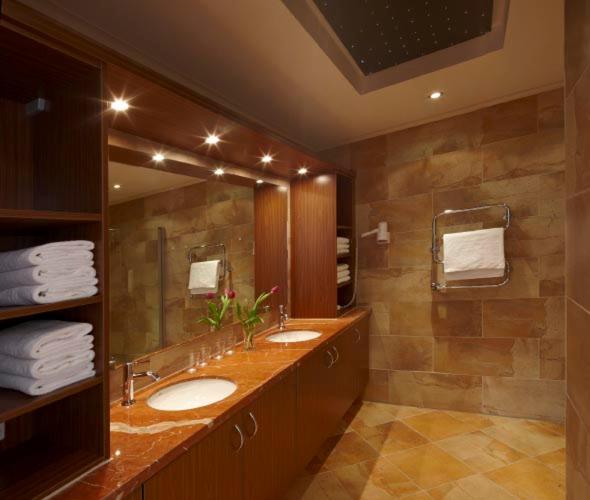 Apartment (3 Adults) with Spa Access image 1
