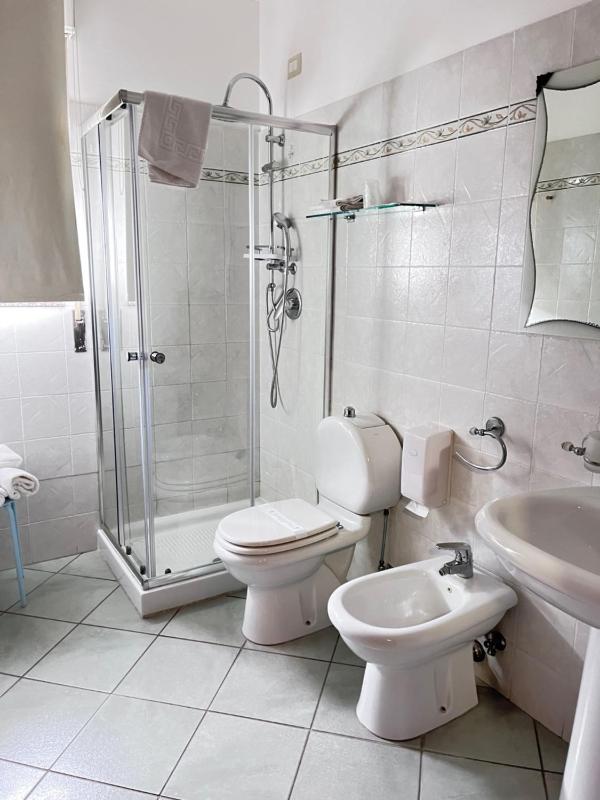 Classic Double Room with Sea View image 4