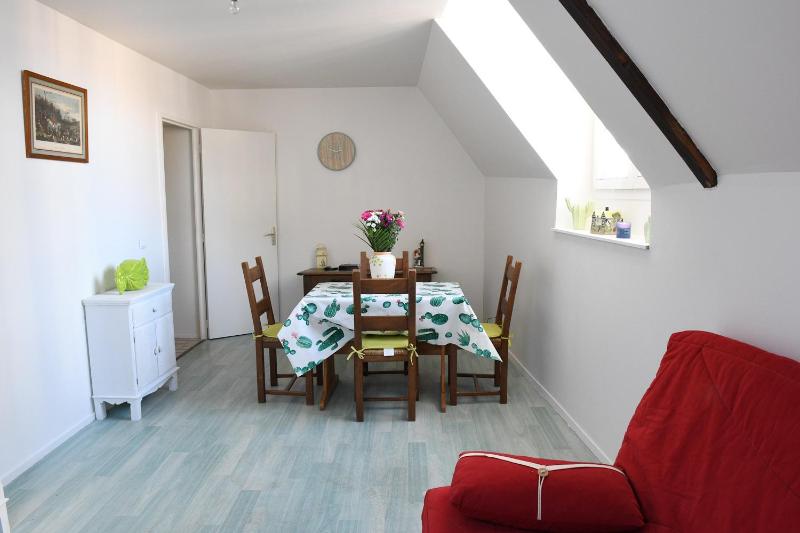 One-Bedroom Apartment image 1