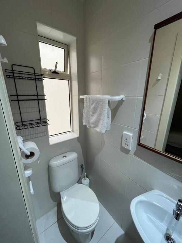 Single Room with Private External Bathroom image 2