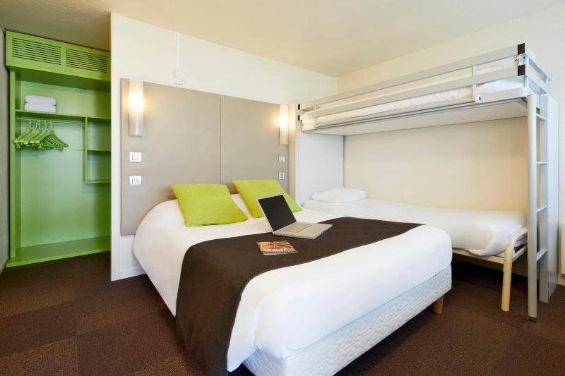Superior Quadruple Room - 1 Double Bed & Bunk Beds image 3