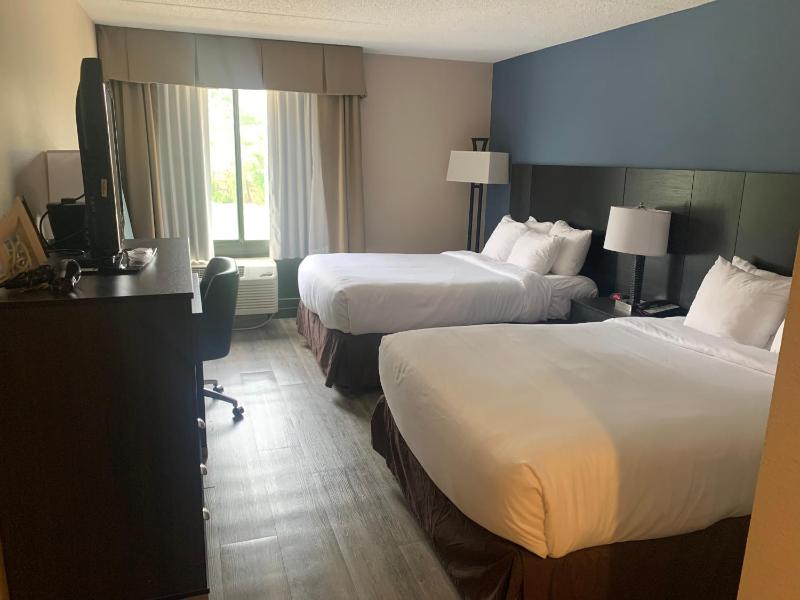 Double Room with Two Double Beds - Accessible/Non Smoking image 4