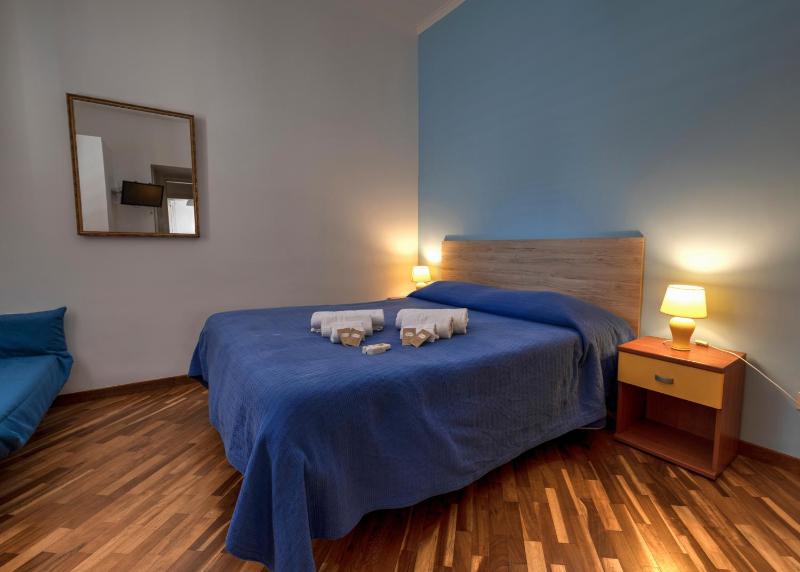 Triple Room with Private Bathroom image 2