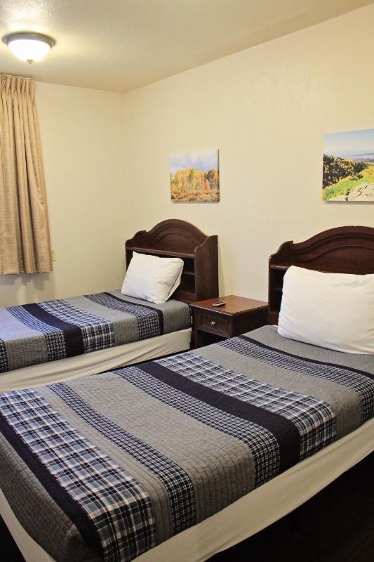 Bowen Motel - image 23