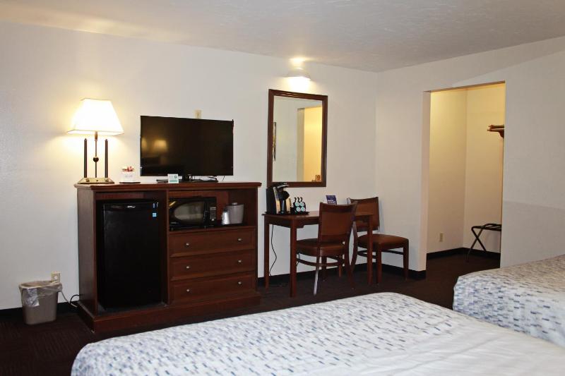 Bowen Motel - image 33