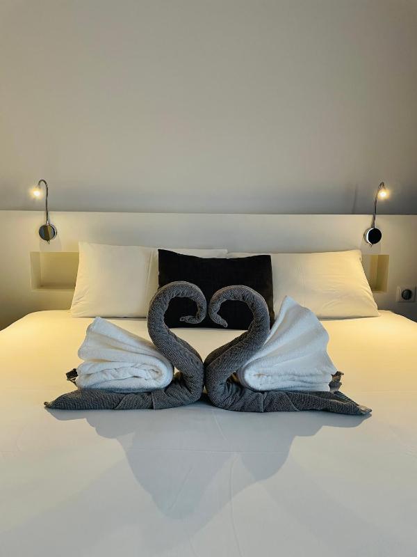 Superior Double Room image 3