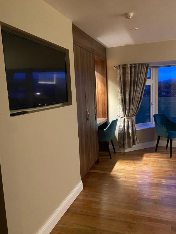 Deluxe Double Room with Sea View image 3