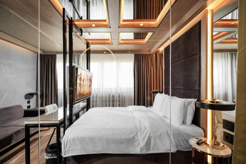 Junior Suite image 2