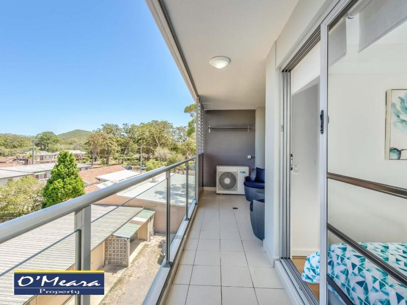 The Shoal 303 Air Conditioning WI-FI Netflix Views Linen and Lift - image 17