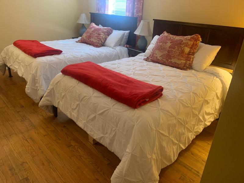 Queen Room with Two Queen Beds - Non-Smoking image 1