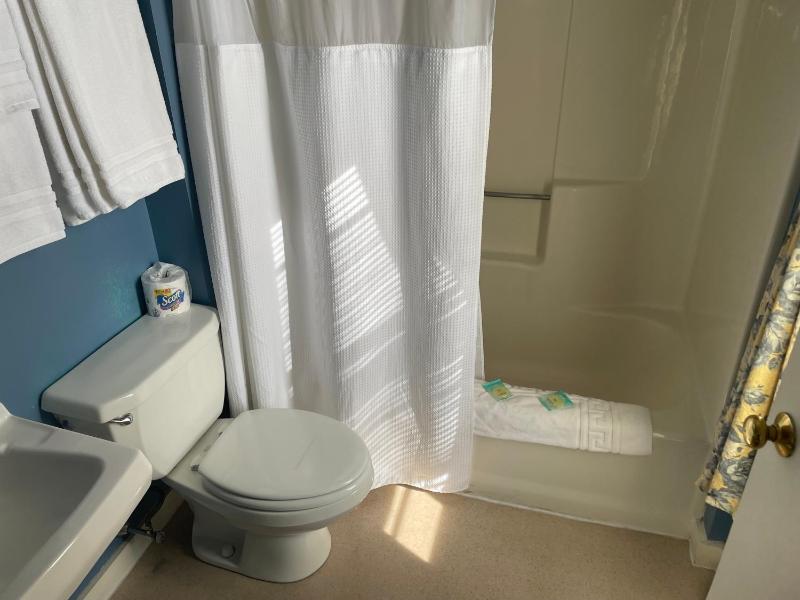 Double Room with Two Double Beds - Non Smoking image 3