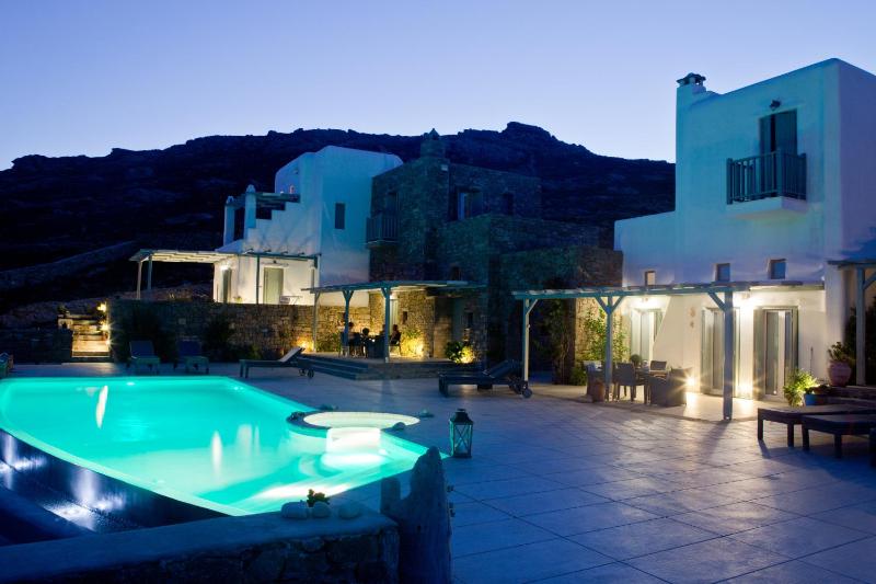 Niriides Homes & Villas - image 16