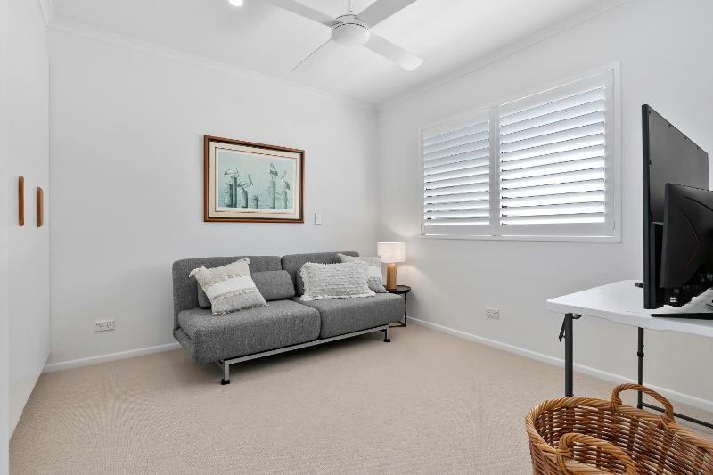 Ocean Viewpoint - Stunning Sunshine Beach Views - image 3
