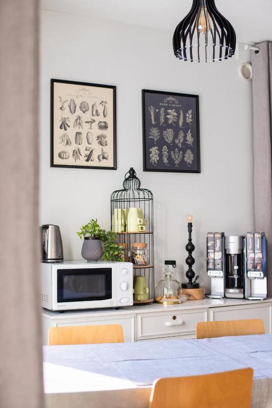 Twin Room with Bathroom image 3