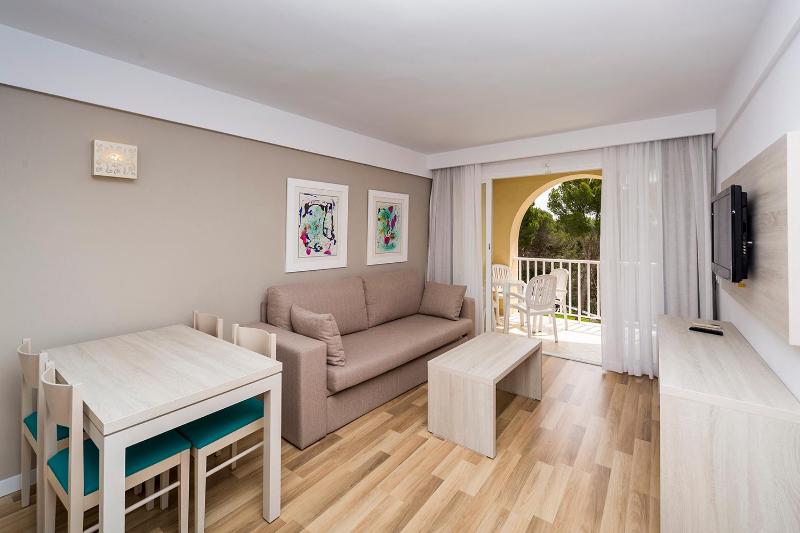 Superior One-Bedroom Apartment image 1