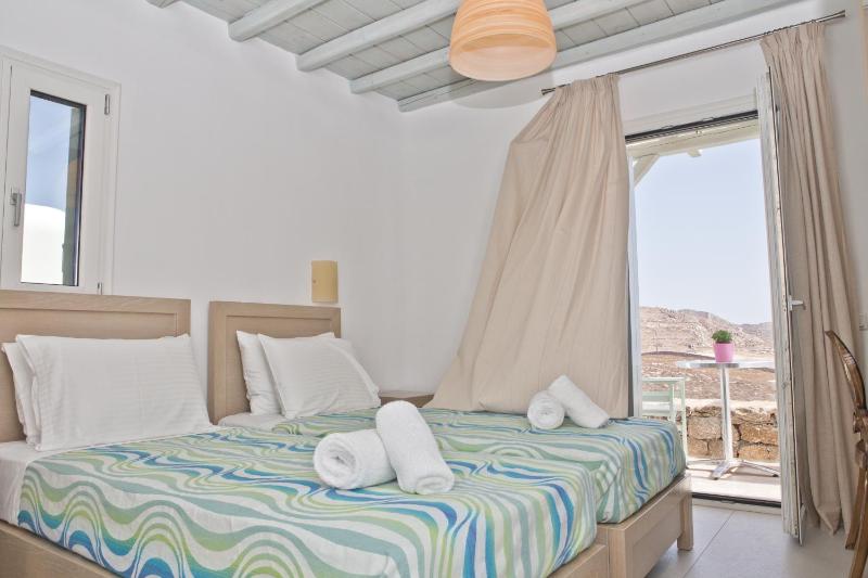 Niriides Homes & Villas - image 2