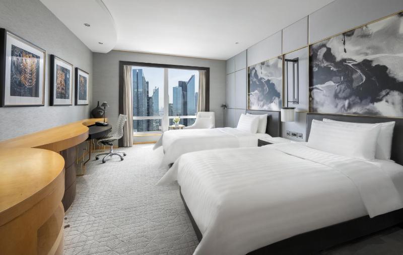 Deluxe Twin Room with Burj Khalifa View image 1