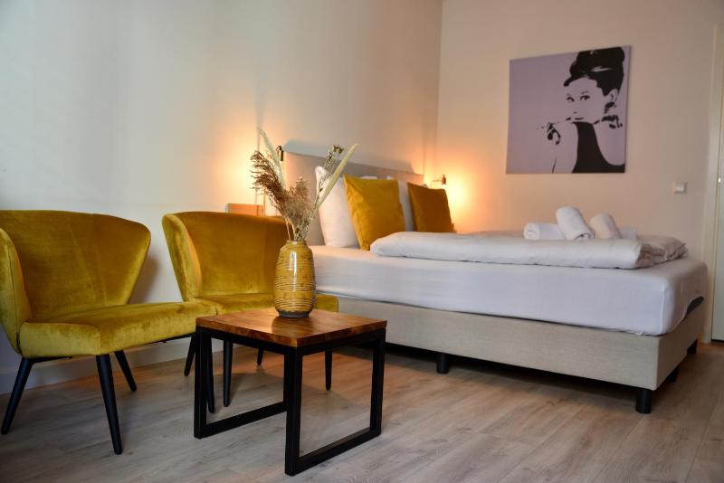 Standard Double Room image 4