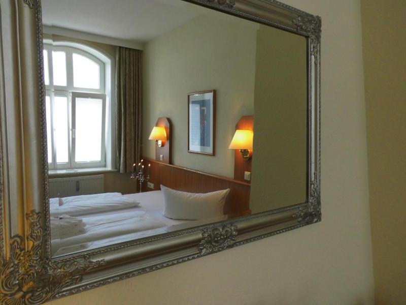 Double Room image 3