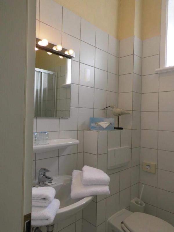 Double Room image 4