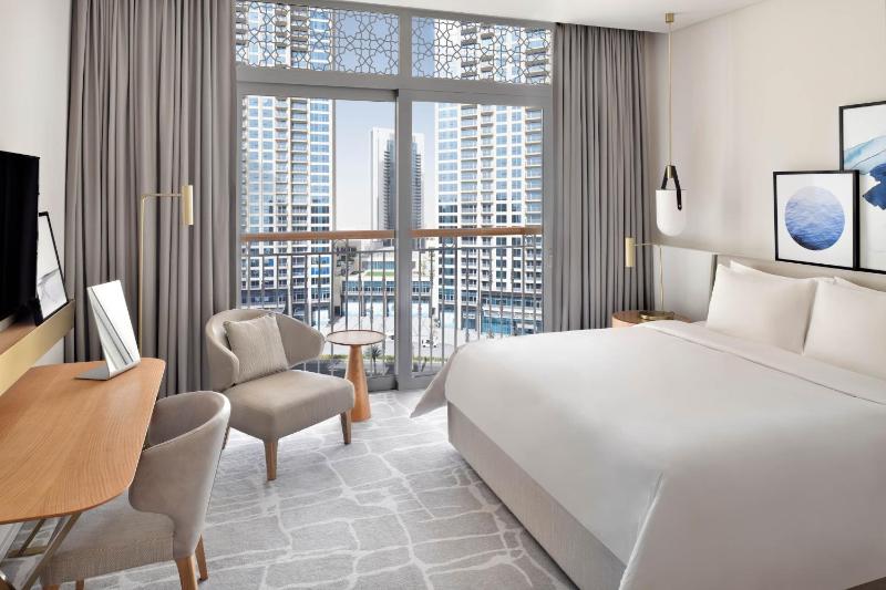 City View Deluxe Room Twin - Free Shuttle to Dubai Mall & La Mer Beach image 3