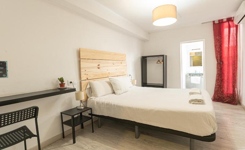 Large Double Room image 2