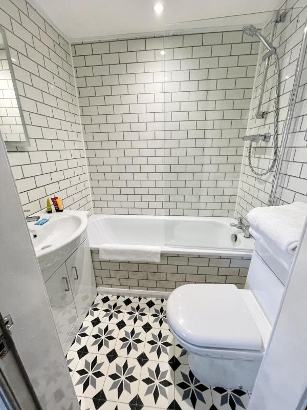 Coach-House Double Room image 2