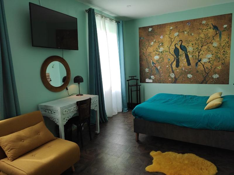 Quadruple Room with Garden View image 3