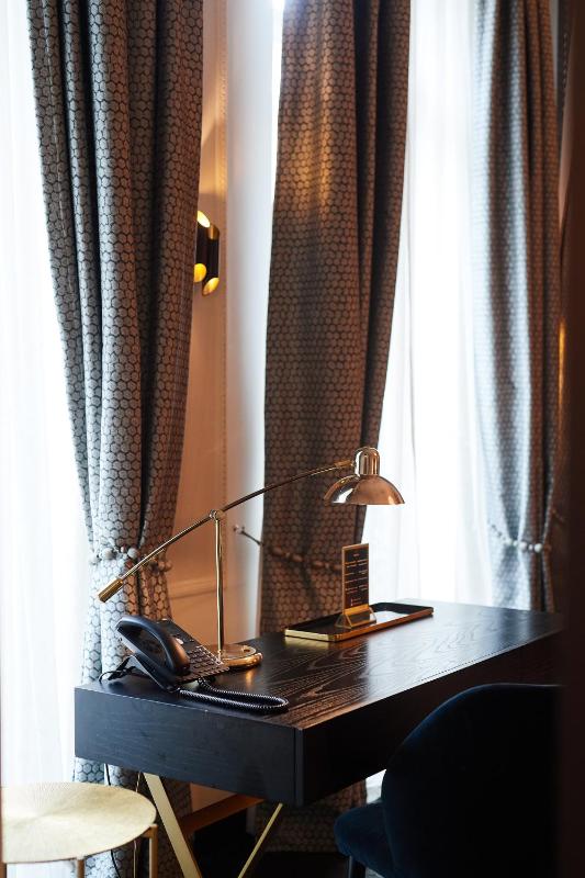 Deluxe Suite image 4