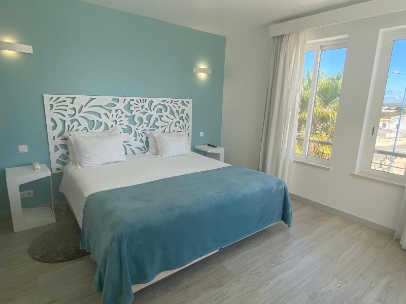 Double Room image 3