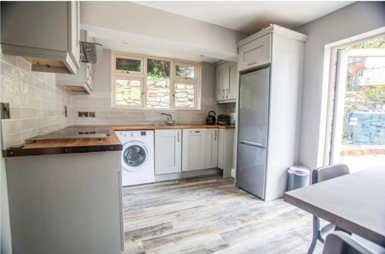 Two-Bedroom Cottage image 3