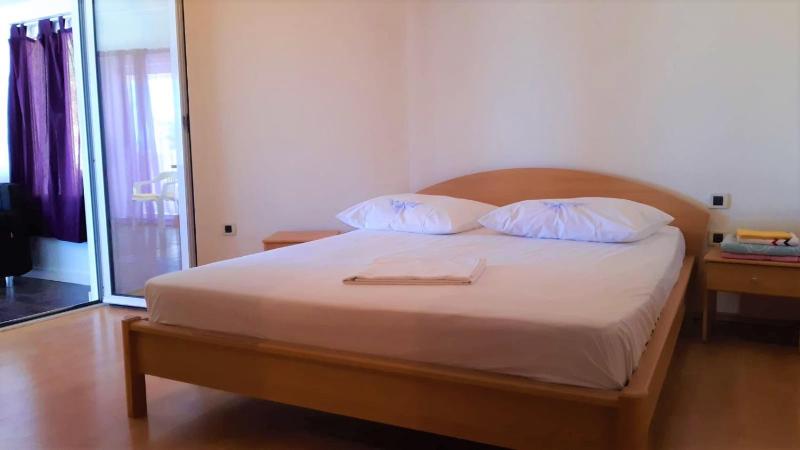 One Bedroom Apartment with Sea View image 4