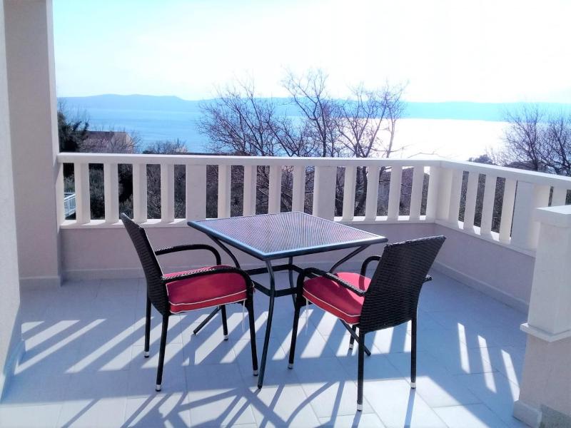 One Bedroom Apartment with Sea View image 2