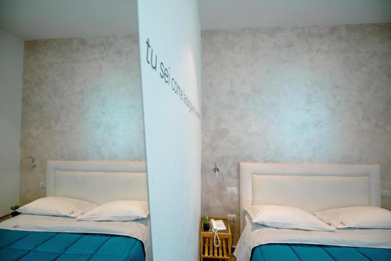 Double Room image 2