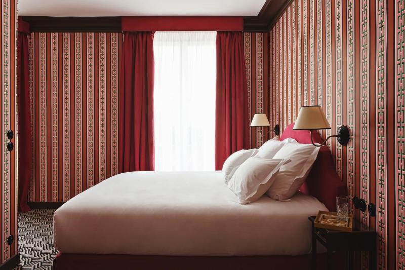 Deluxe Suite image 1