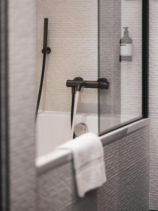 Maisons du Monde Hotel & Suites - Marseille Vieux Port - image 3