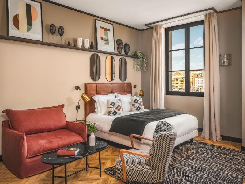 Deluxe Triple Room with Harbour View image 1