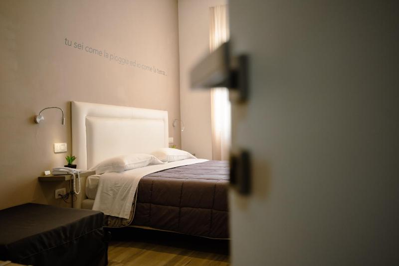 Triple Room image 3