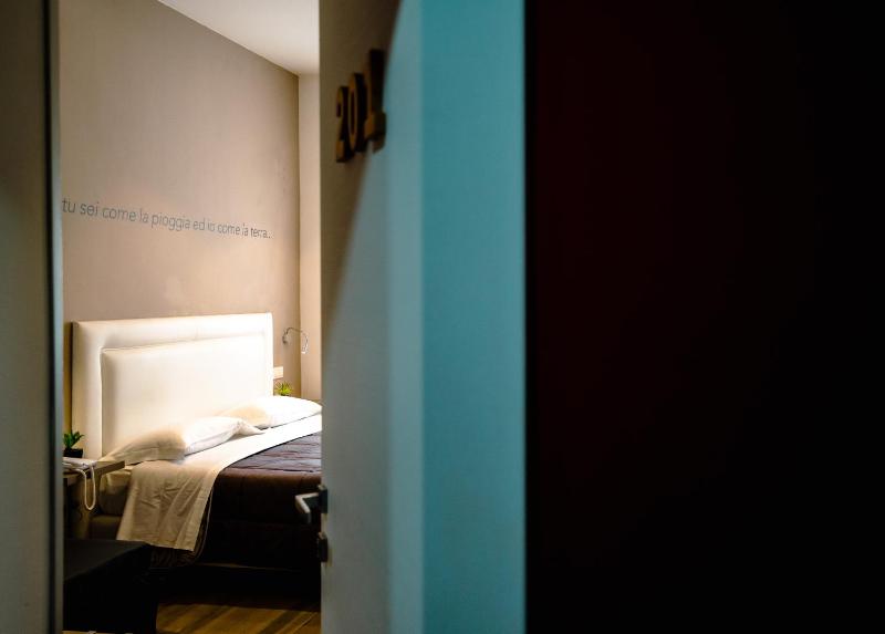 Triple Room image 2