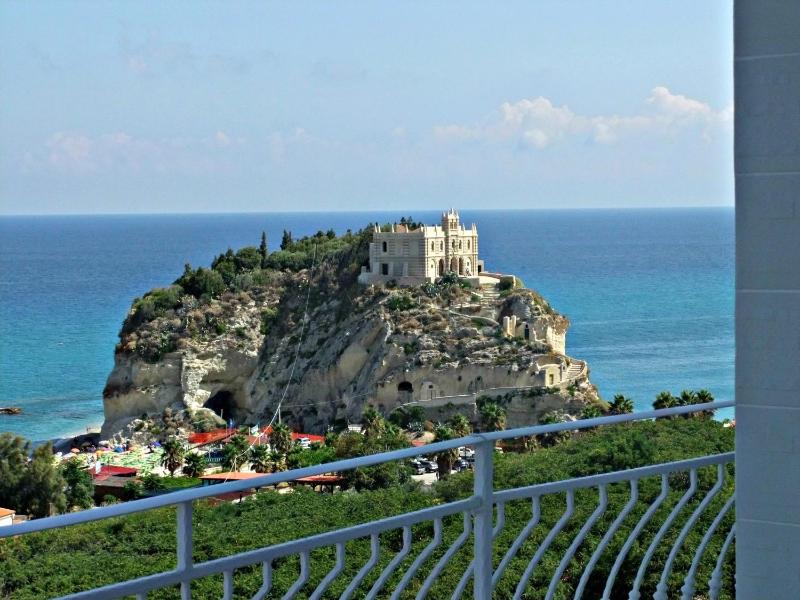 Bella Tropea Suite - image 17
