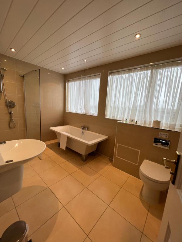 Manor Room image 4