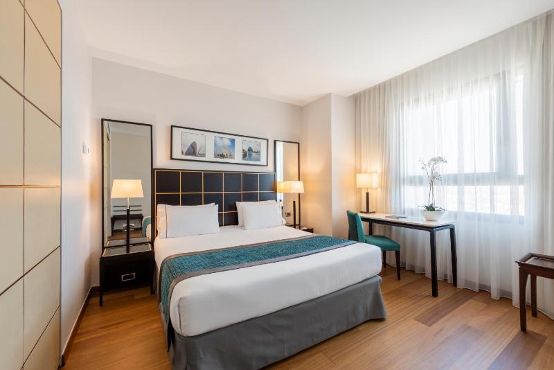 Superior Double Room image 3