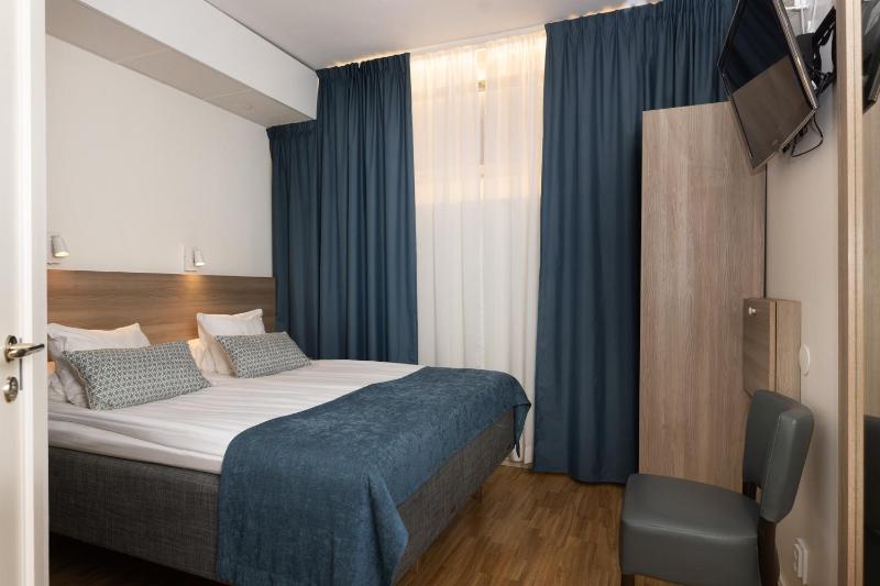 Double or Twin Room with Private Bathroom image 3