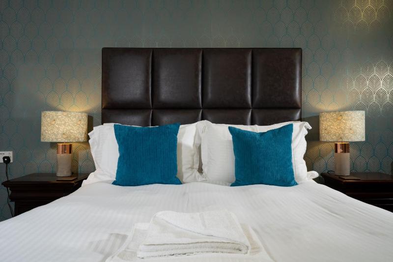 King Room image 4