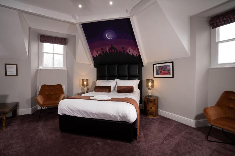 Premier Arabian Room  image 1