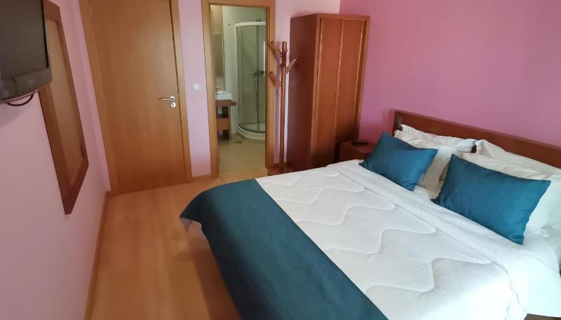 Small Double Room image 2